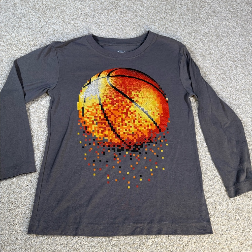 Hybrid Tees Gray 8-Bit Basketball Graphic Print Youth T-shirt Size Small